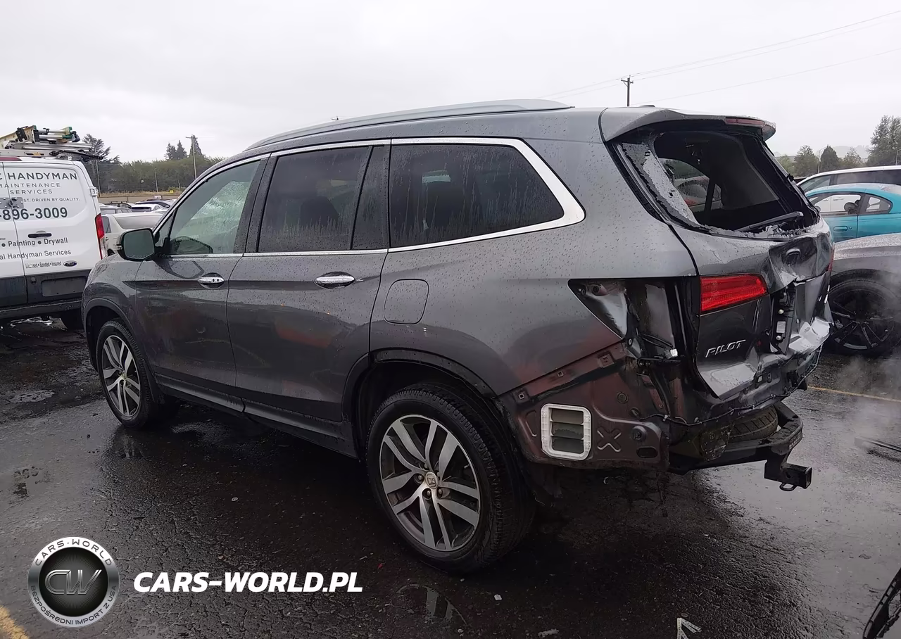 2017 Honda Pilot Touring VIN:5FNYF6H95HB004307 - 3