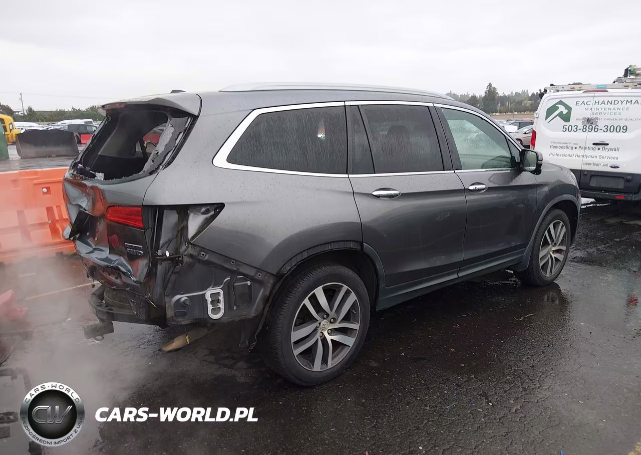 2017 Honda Pilot Touring VIN:5FNYF6H95HB004307 - 4
