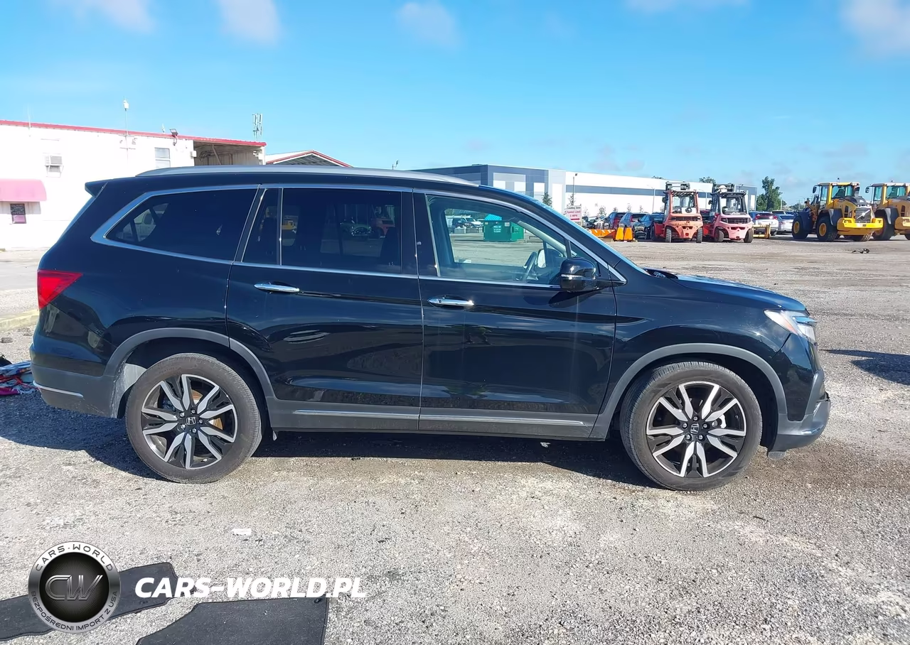 2019 Honda Pilot Touring VIN:5FNYF5H61KB034363 - 13
