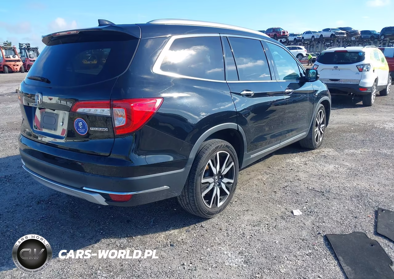 2019 Honda Pilot Touring VIN:5FNYF5H61KB034363 - 4