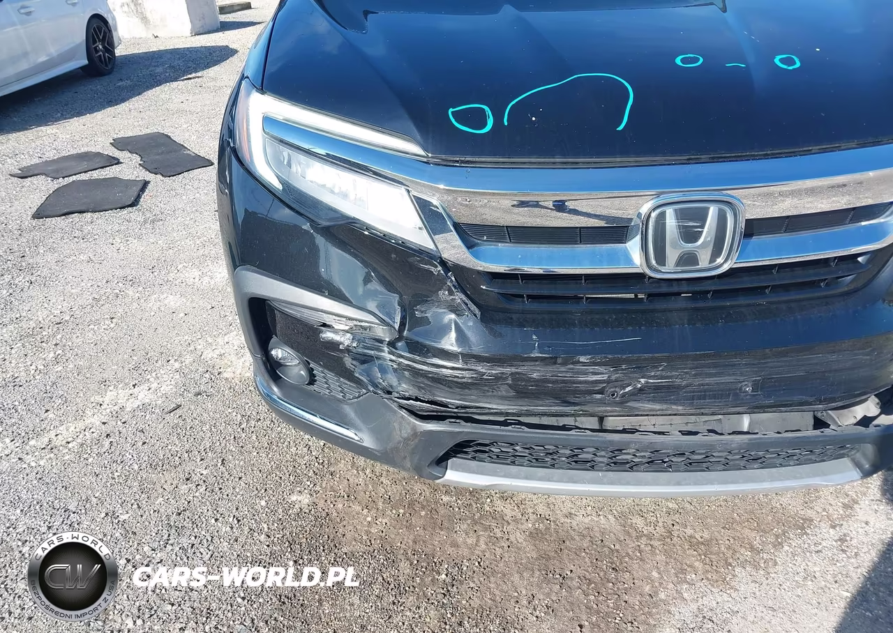 2019 Honda Pilot Touring VIN:5FNYF5H61KB034363 - 6