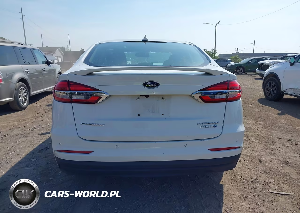 2019 Ford Fusion Hybrid Titanium VIN:3FA6P0RU5KR109560 - 16