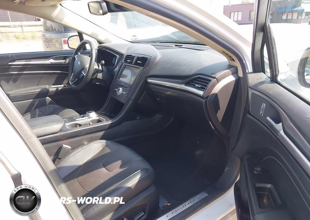2019 Ford Fusion Hybrid Titanium VIN:3FA6P0RU5KR109560 - 5