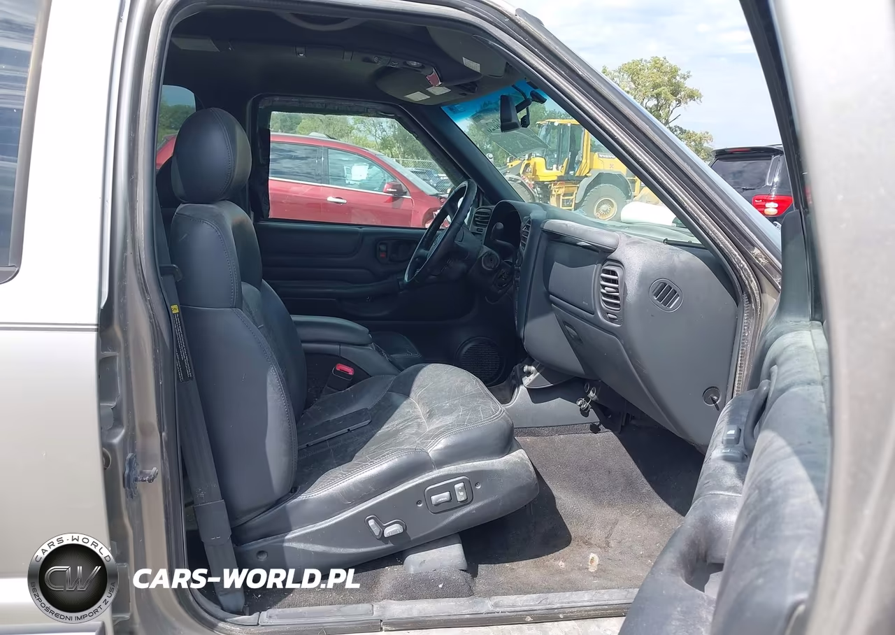 2001 Chevrolet Blazer Lt VIN:1GNDT13W512106469 - 5