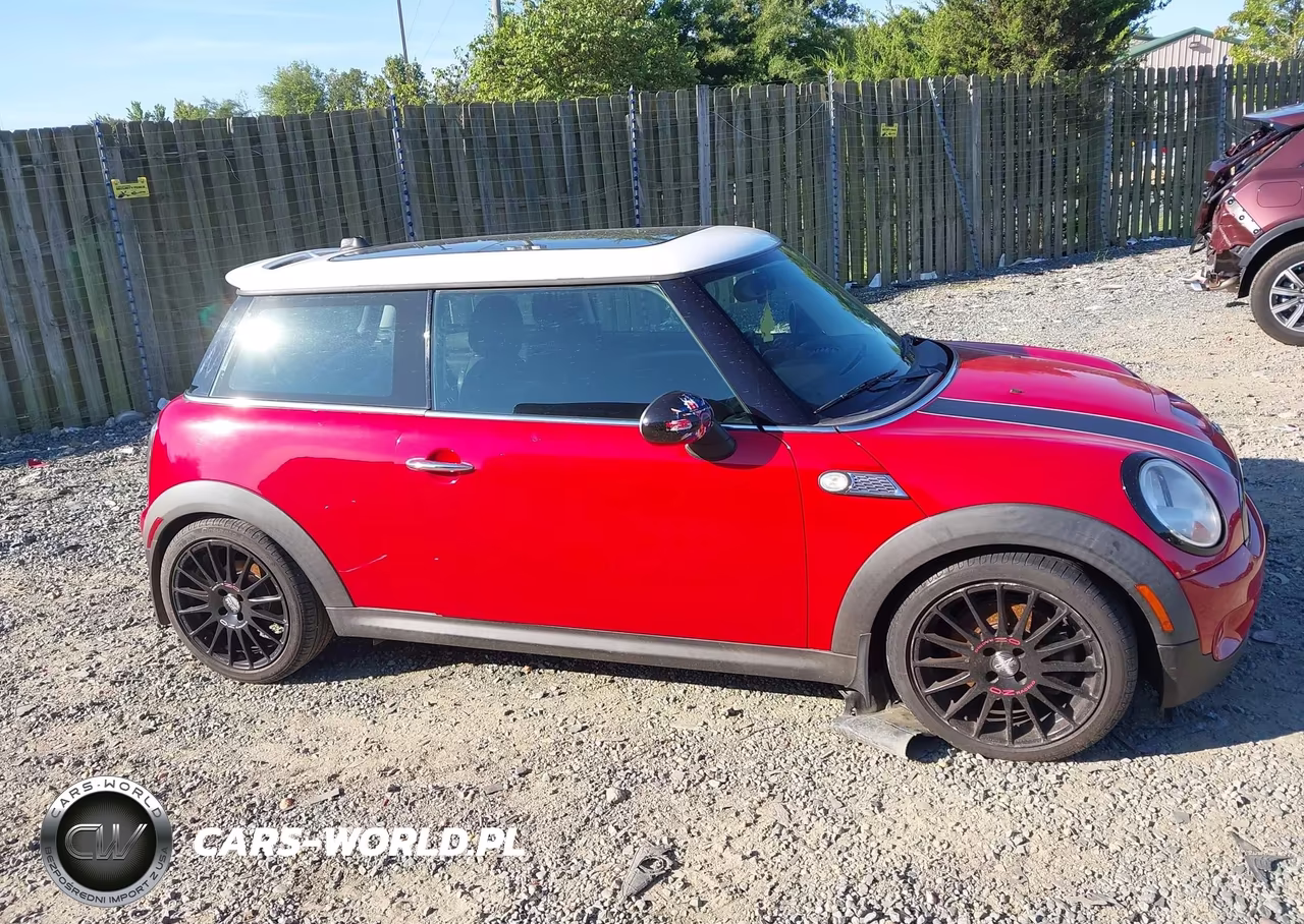 2009 Mini Cooper S VIN:WMWMF73569TW82648 - 13