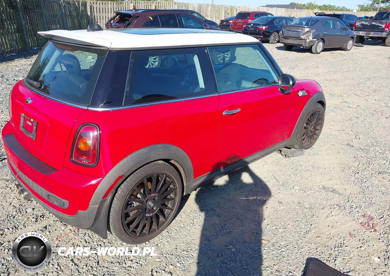 2009 Mini Cooper S VIN:WMWMF73569TW82648 - 4