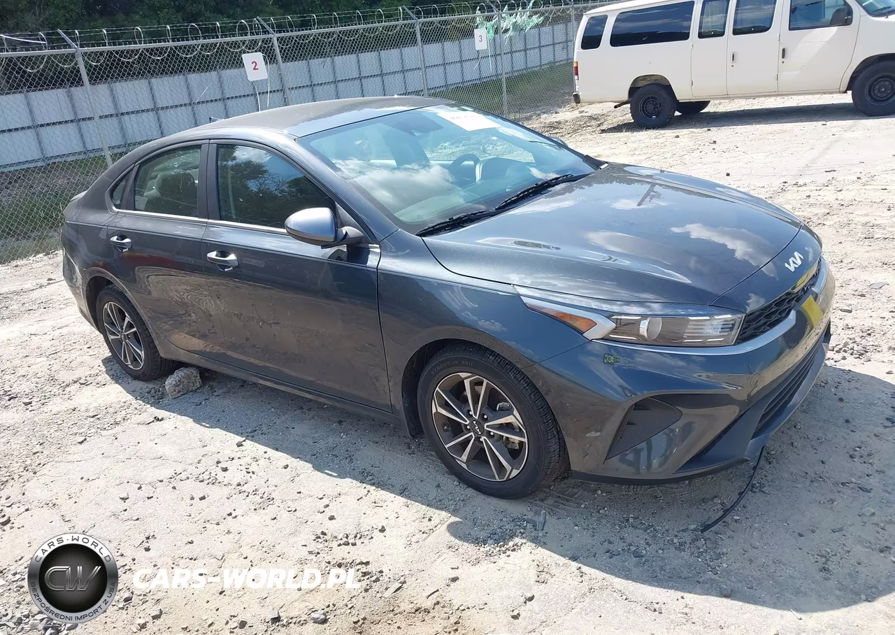 2024 Kia Forte Lxs