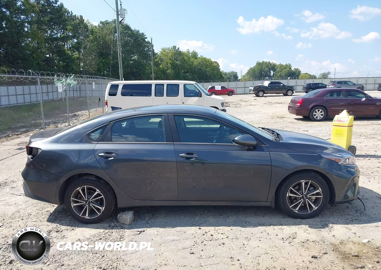 2024 Kia Forte Lxs VIN:3KPF24AD5RE831818 - 14