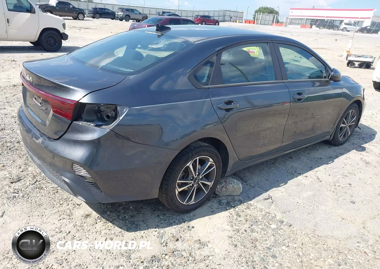 2024 Kia Forte Lxs VIN:3KPF24AD5RE831818 - 4