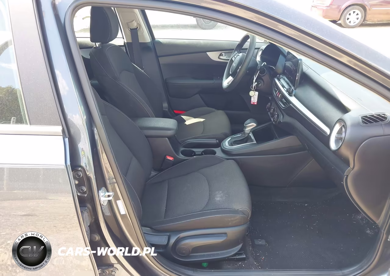 2024 Kia Forte Lxs VIN:3KPF24AD5RE831818 - 5