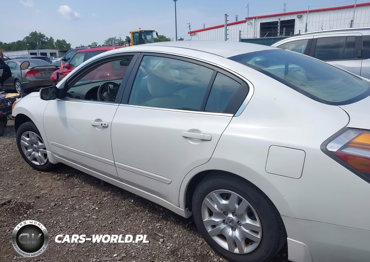 2010 Nissan Altima 2.5 S VIN:1N4AL2AP9AC192916 - 3