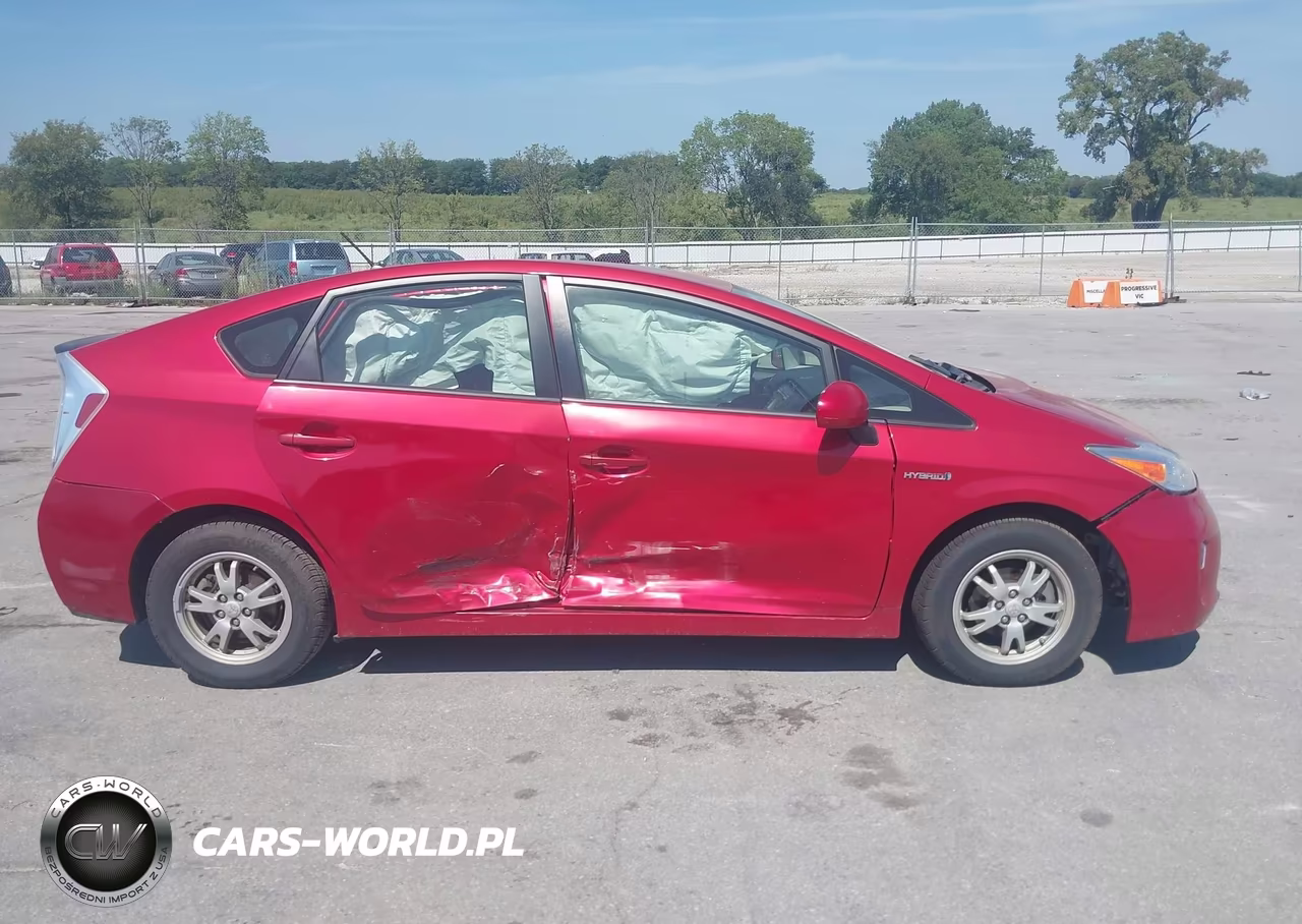 2013 Toyota Prius Two VIN:JTDKN3DU5D1685427 - 12