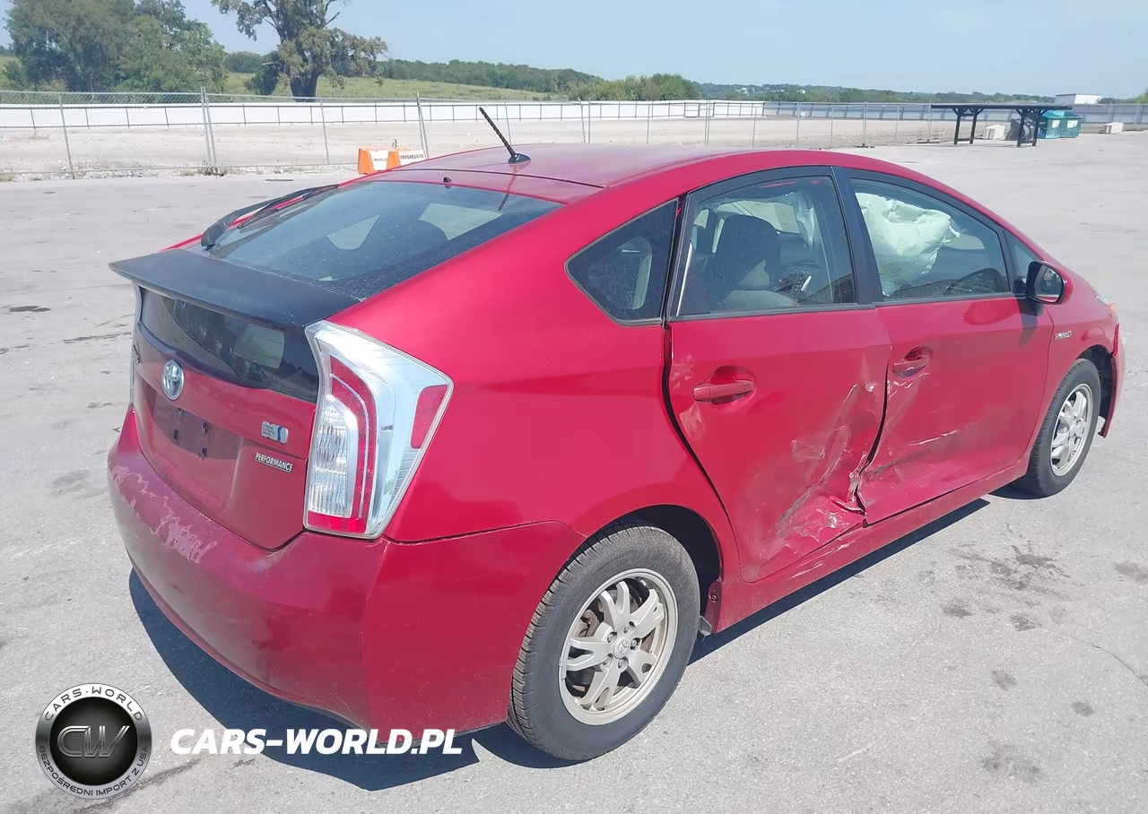 2013 Toyota Prius Two VIN:JTDKN3DU5D1685427 - 4
