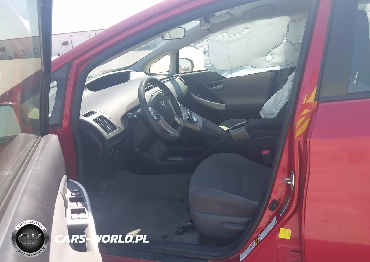 2013 Toyota Prius Two VIN:JTDKN3DU5D1685427 - 5