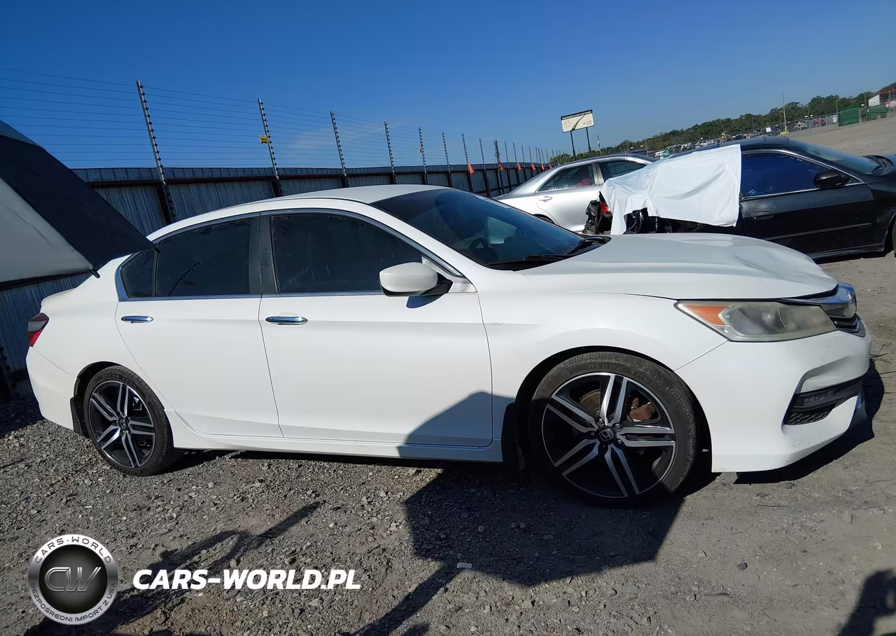 2016 Honda Accord Sport VIN:1HGCR2F58GA239738 - 13