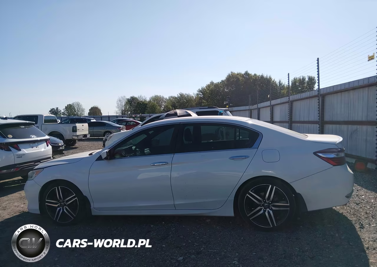 2016 Honda Accord Sport VIN:1HGCR2F58GA239738 - 14