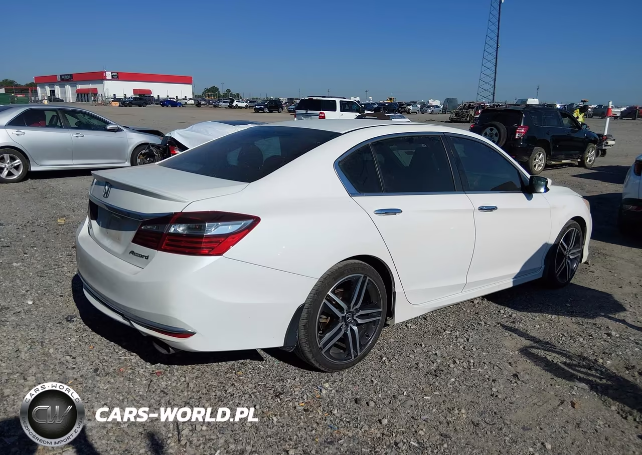 2016 Honda Accord Sport VIN:1HGCR2F58GA239738 - 4