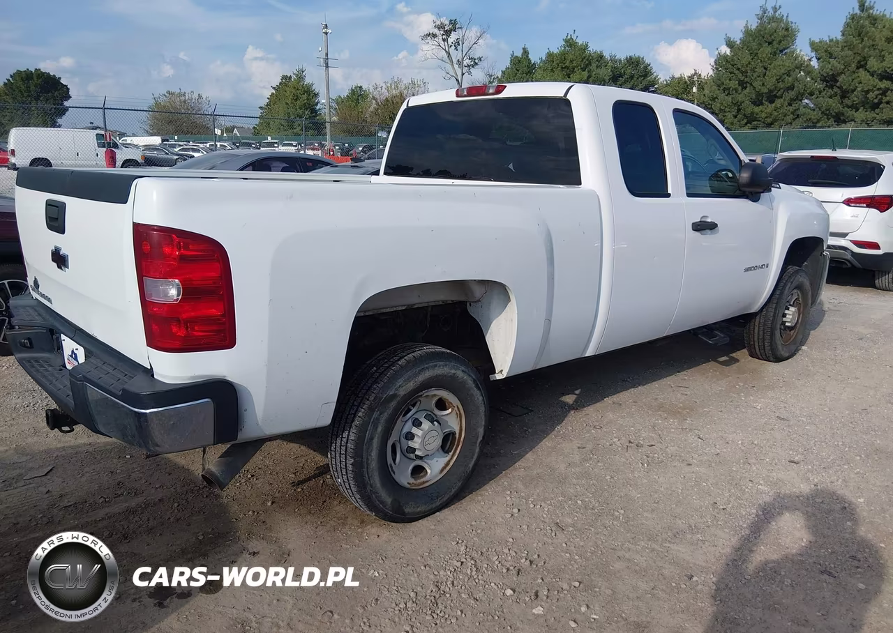 2007 Chevrolet Silverado 2500Hd Work Truck VIN:1GCHC29K07E527091 - 4