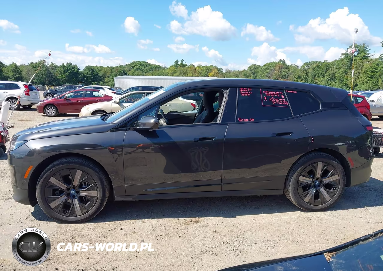 2023 BMW Ix xDrive50 VIN:WB523CF01PCL99109 - 14