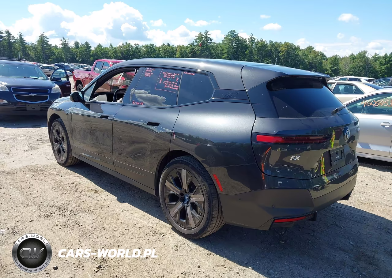 2023 BMW Ix xDrive50 VIN:WB523CF01PCL99109 - 3