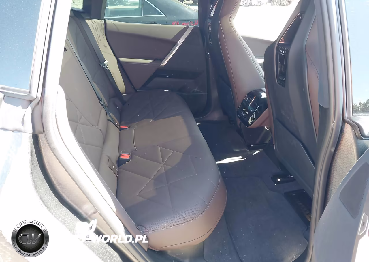 2023 BMW Ix xDrive50 VIN:WB523CF01PCL99109 - 8