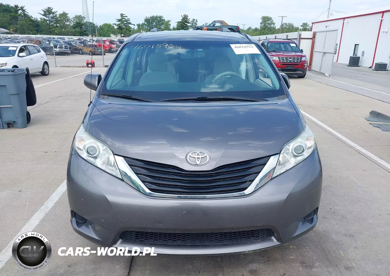 2011 Toyota Sienna Le V6 VIN:5TDKK3DC4BS165168 - 12