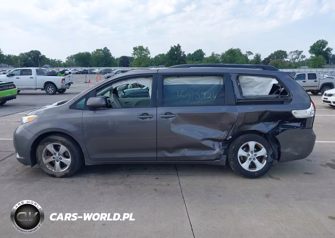 2011 Toyota Sienna Le V6 VIN:5TDKK3DC4BS165168 - 14
