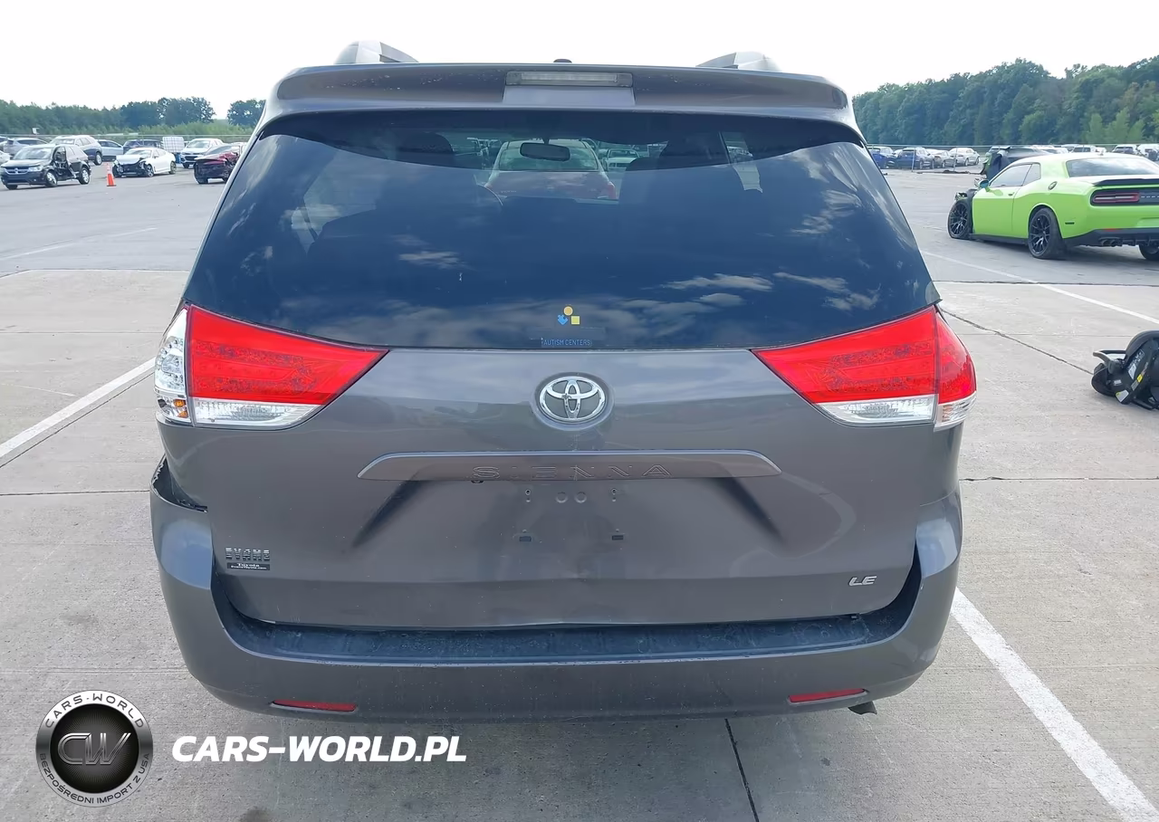 2011 Toyota Sienna Le V6 VIN:5TDKK3DC4BS165168 - 16