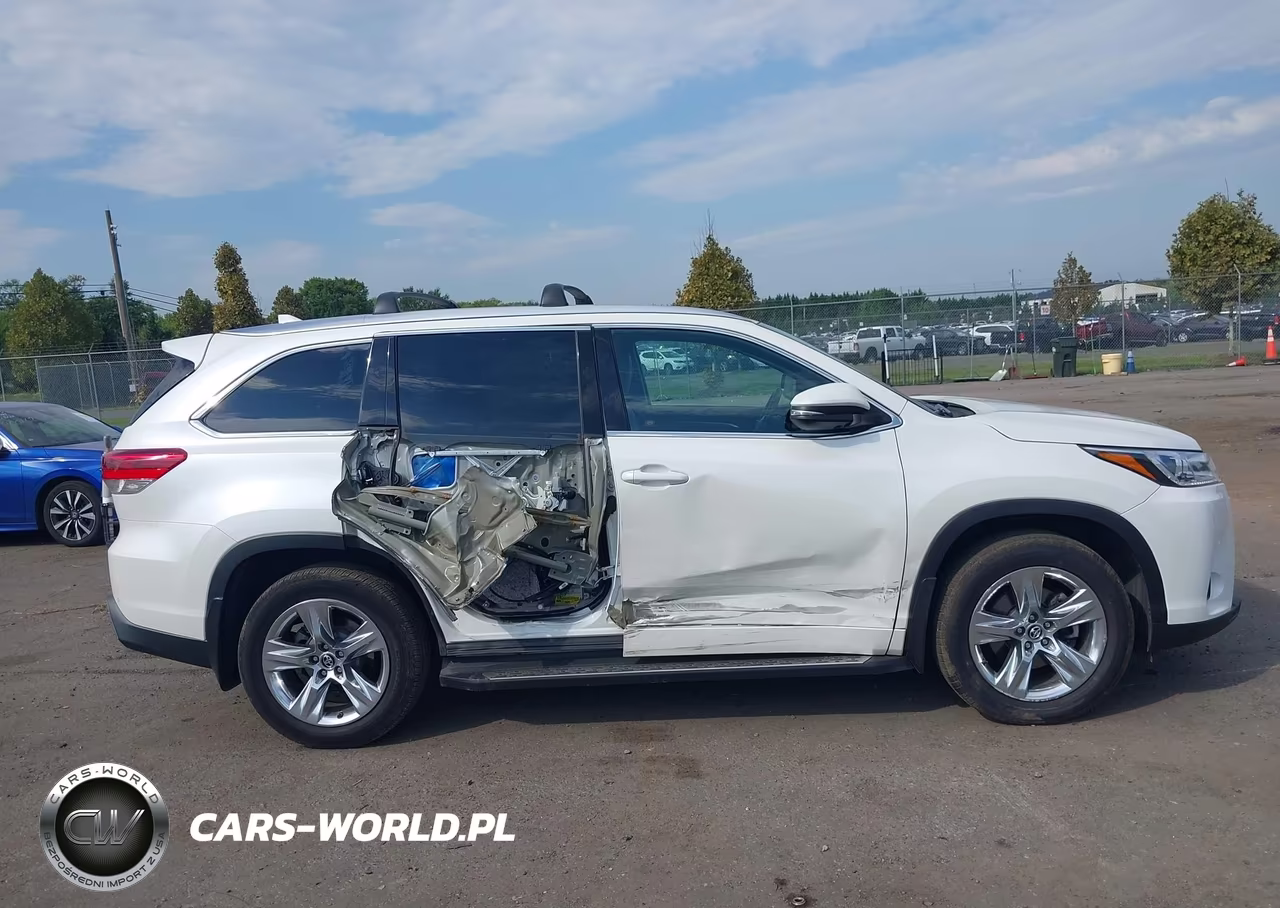 2018 Toyota Highlander Limited VIN:5TDDZRFH7JS894604 - 13