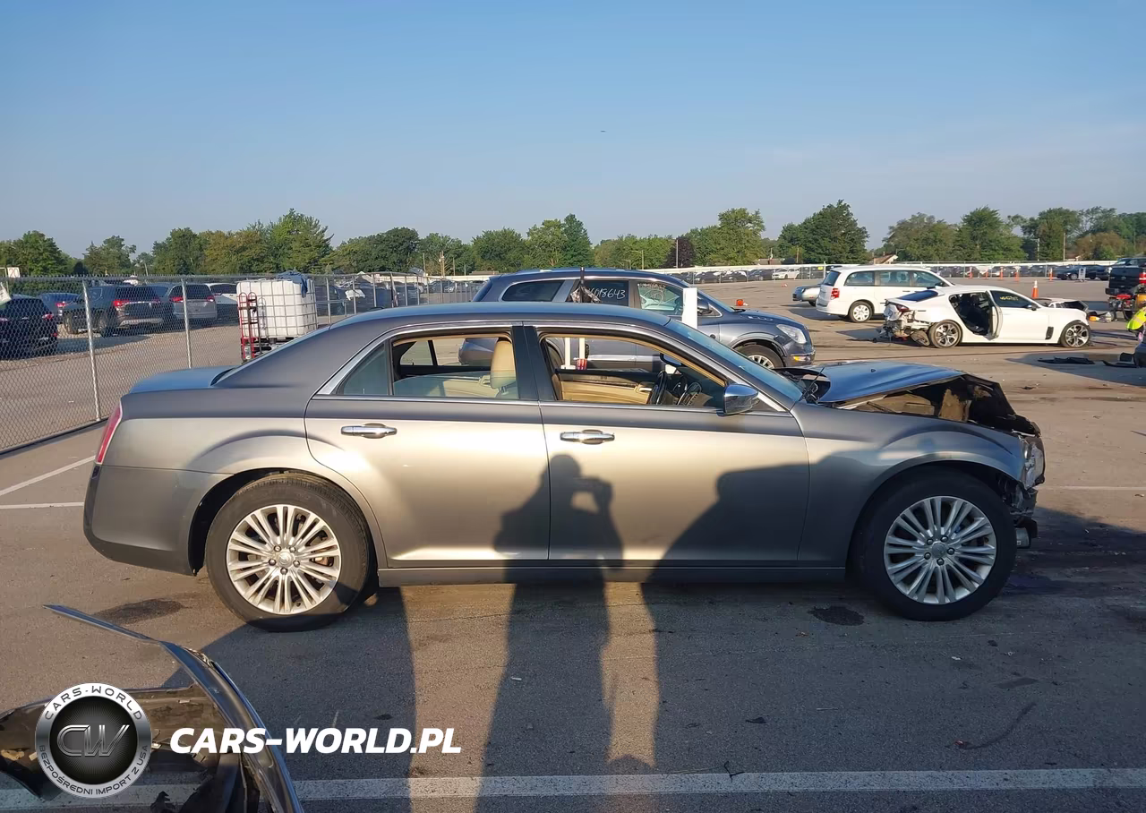 2012 Chrysler 300 Limited VIN:2C3CCAHG7CH161736 - 13