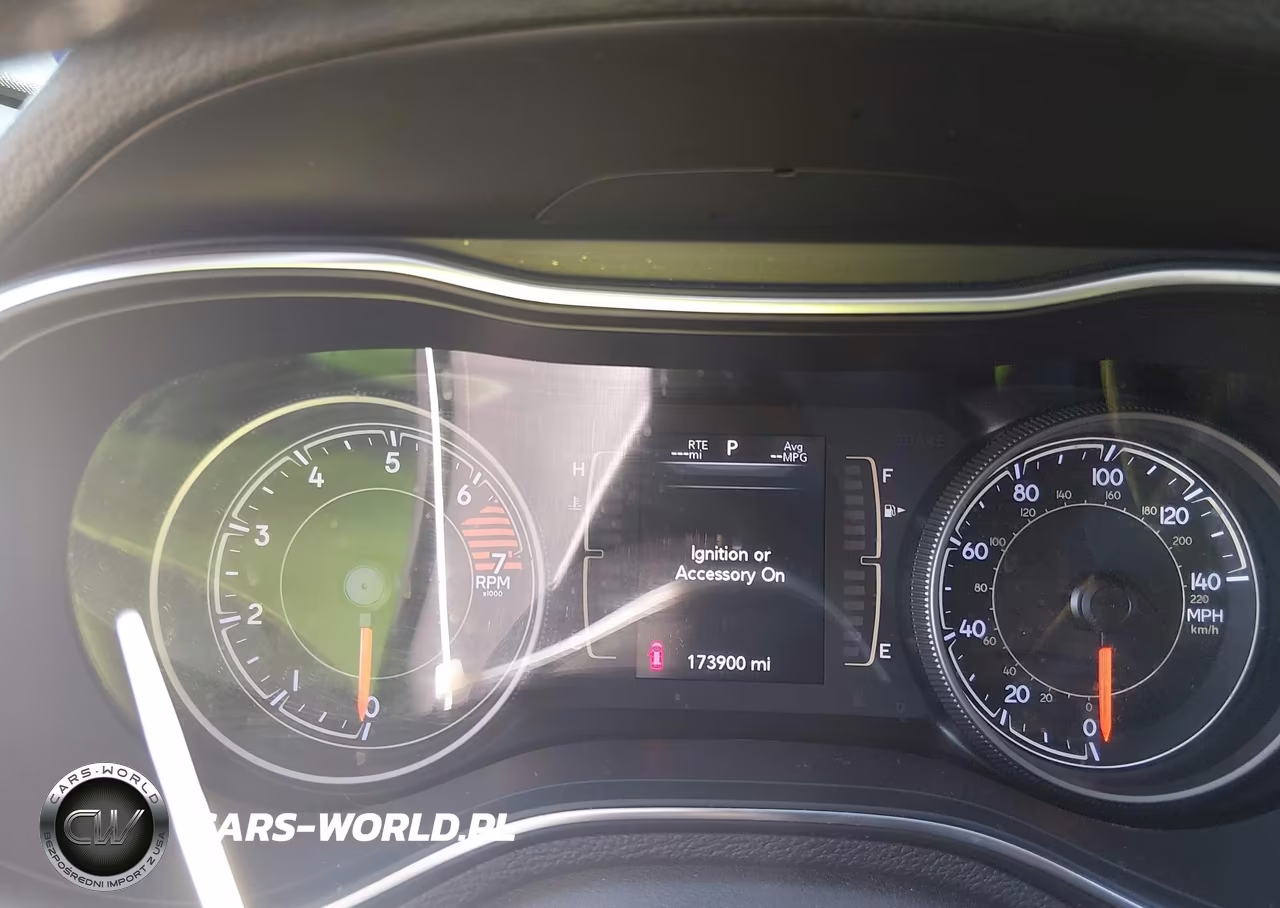 2019 Jeep Cherokee Altitude Fwd VIN:1C4PJLLB6KD324642 - 6