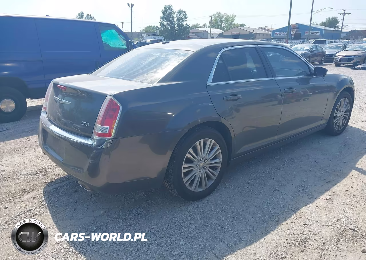 2014 Chrysler 300 VIN:2C3CCARG5EH283240 - 4