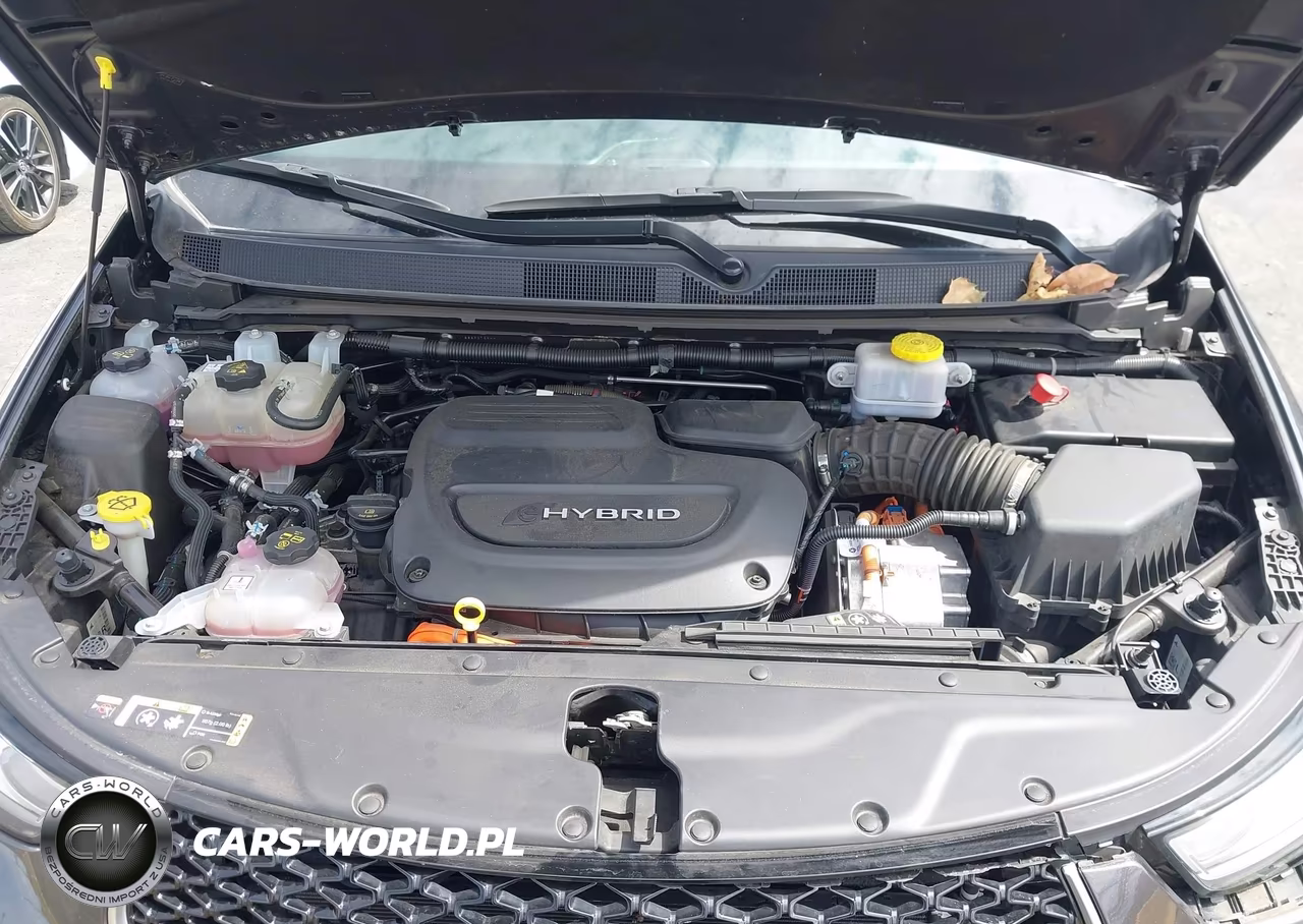 2022 Chrysler Pacifica Hybrid Pinnacle VIN:2C4RC1N71NR220397 - 10
