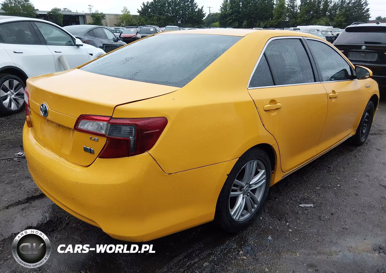 2013 Toyota Camry Hybrid Le VIN:4T1BD1FK2DU079676 - 4