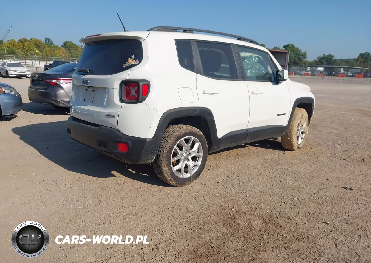 2017 Jeep Renegade Latitude 4X4 VIN:ZACCJBBBXHPF25710 - 4