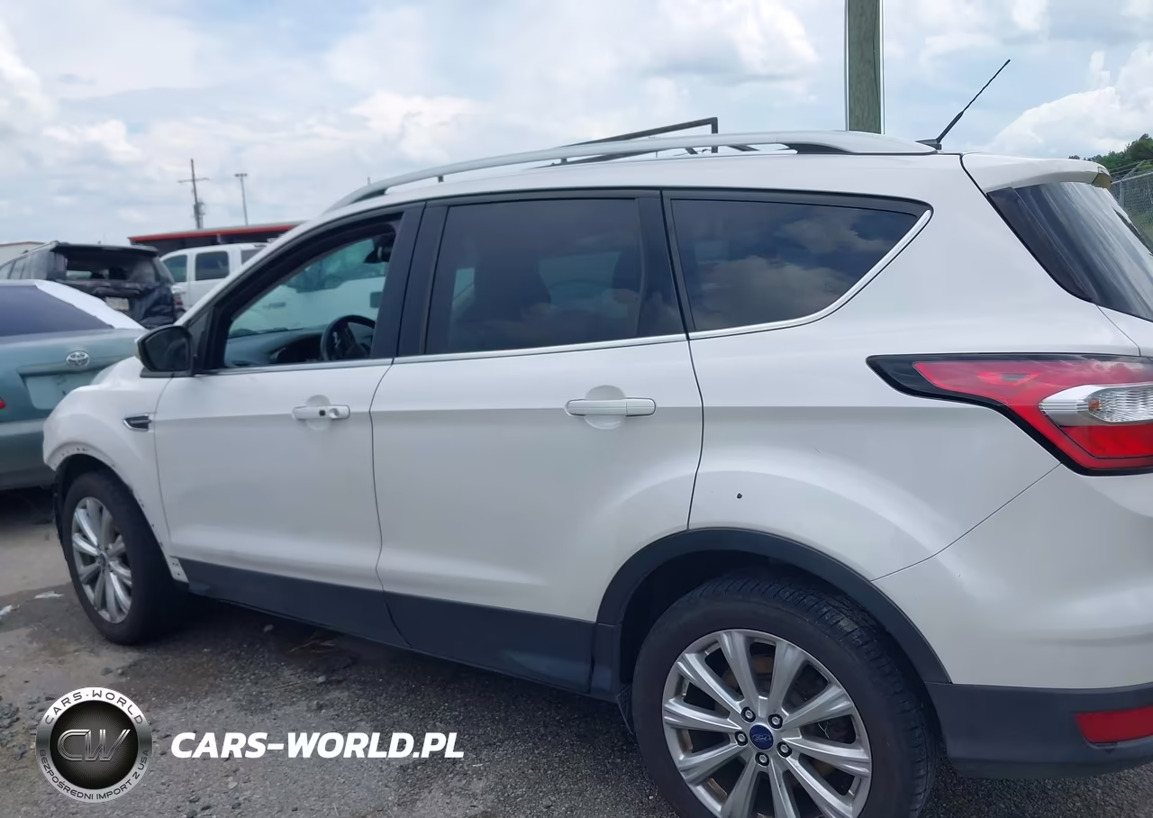 2017 Ford Escape Titanium VIN:1FMCU0JD7HUD33332 - 15