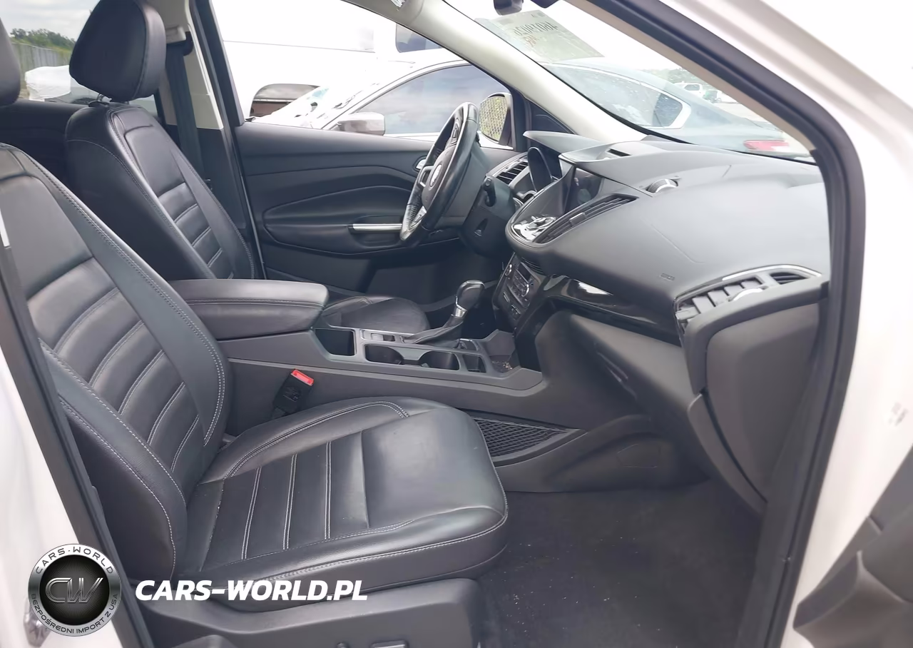 2017 Ford Escape Titanium VIN:1FMCU0JD7HUD33332 - 5