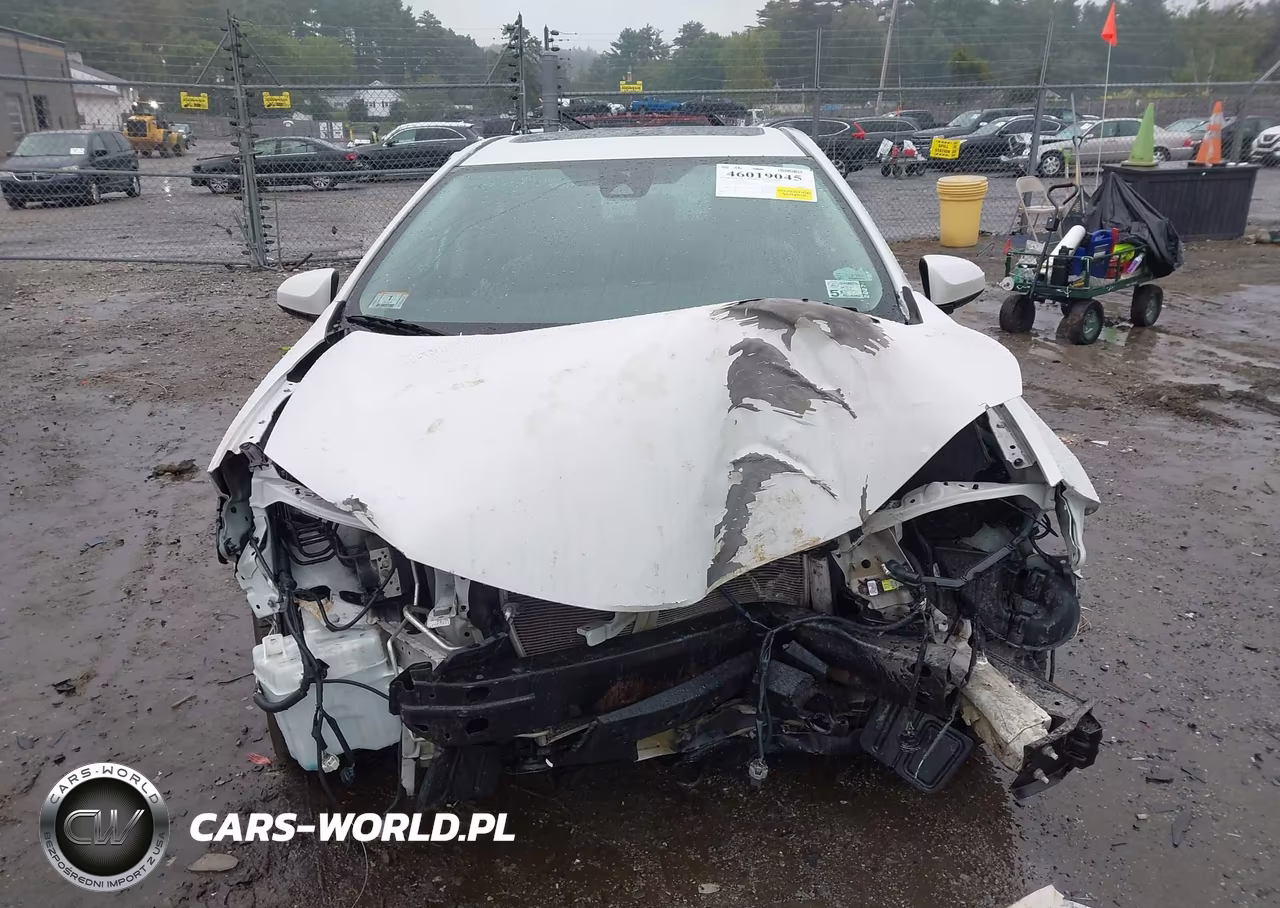 2017 Toyota Corolla Le VIN:5YFBURHE2HP620058 - 12