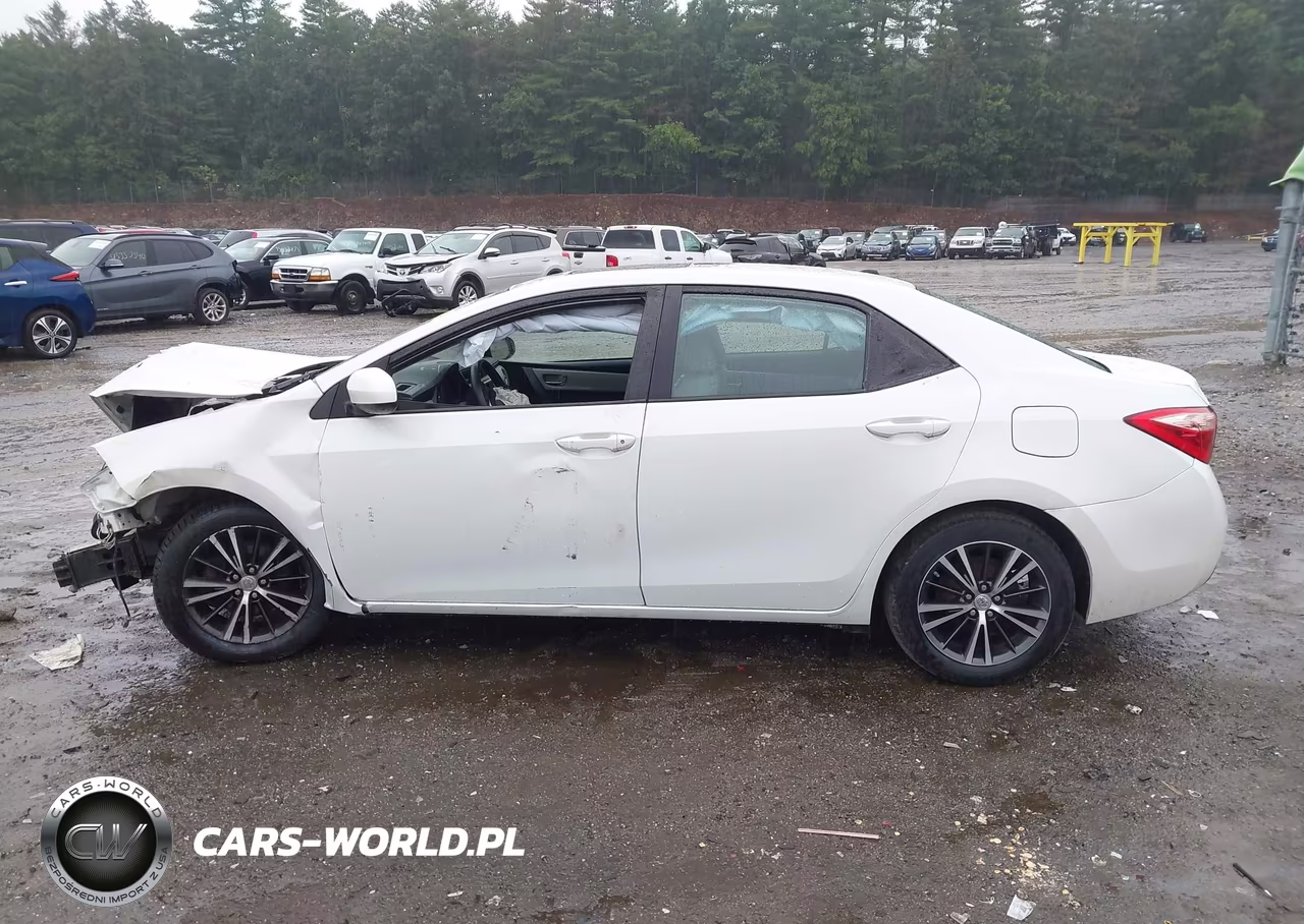 2017 Toyota Corolla Le VIN:5YFBURHE2HP620058 - 14