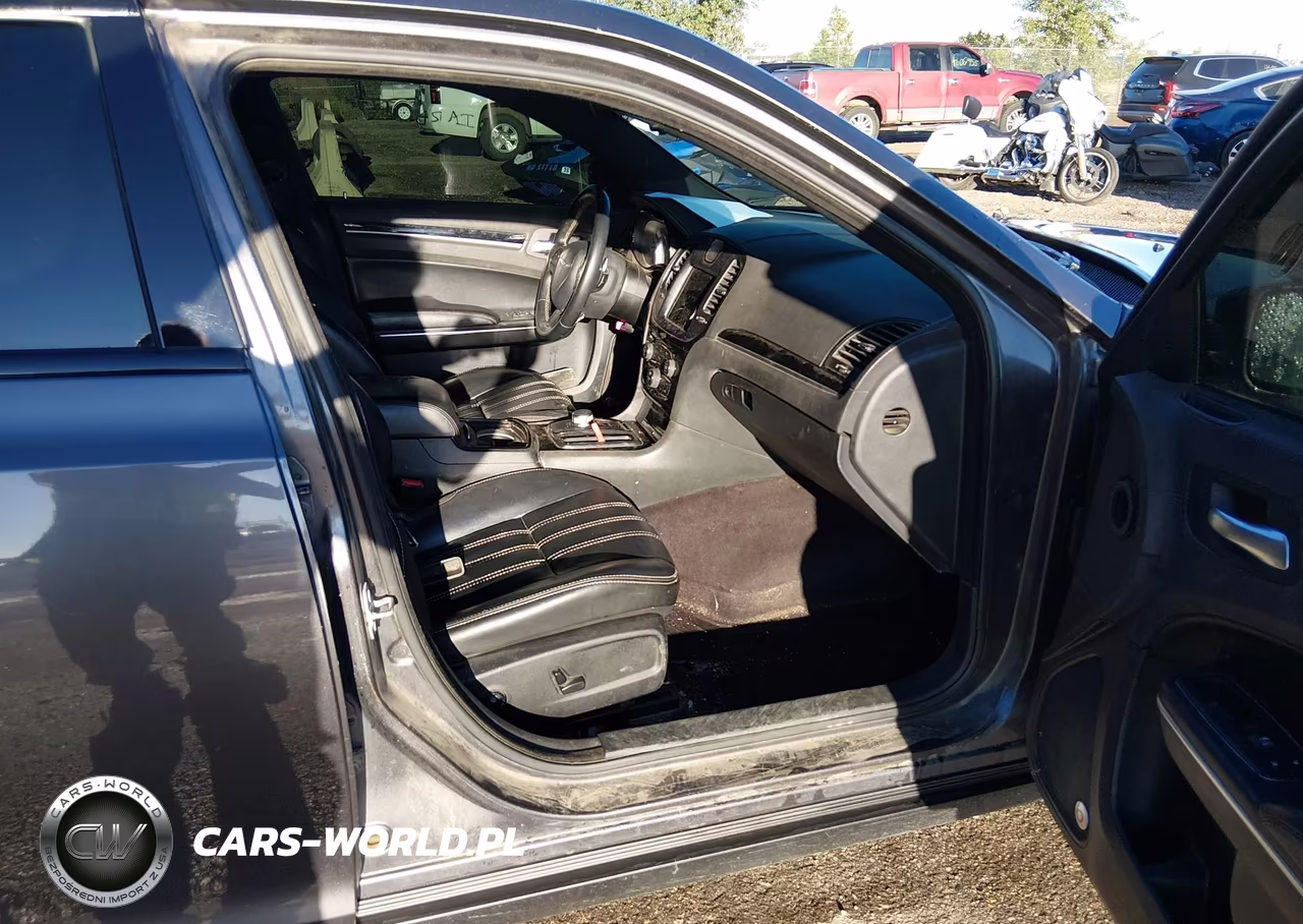 2017 Chrysler 300 300S Awd VIN:2C3CCAGG8HH534680 - 5