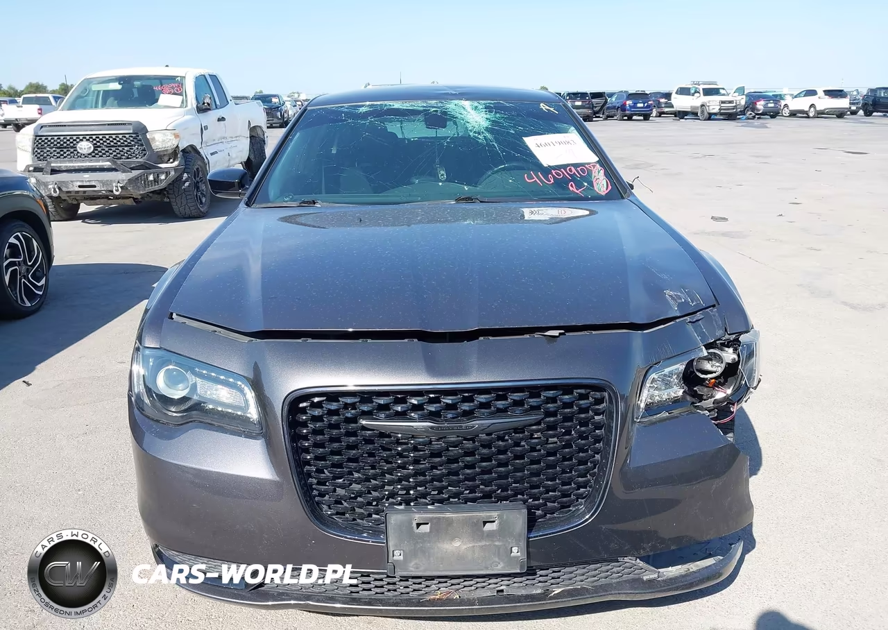 2021 Chrysler 300 Touring VIN:2C3CCAAGXMH657576 - 12