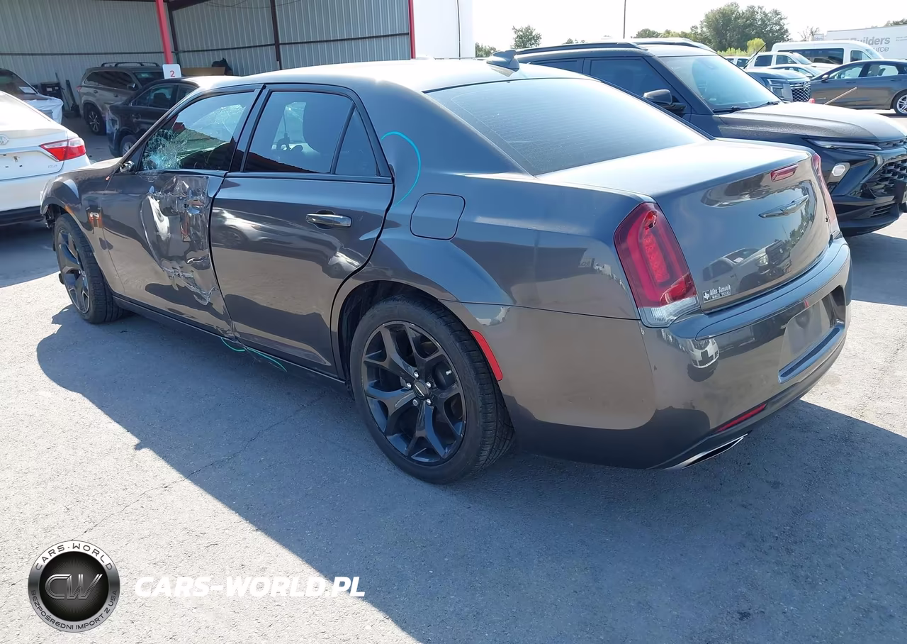 2021 Chrysler 300 Touring VIN:2C3CCAAGXMH657576 - 3