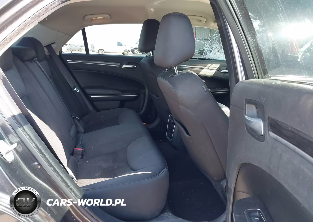 2021 Chrysler 300 Touring VIN:2C3CCAAGXMH657576 - 8