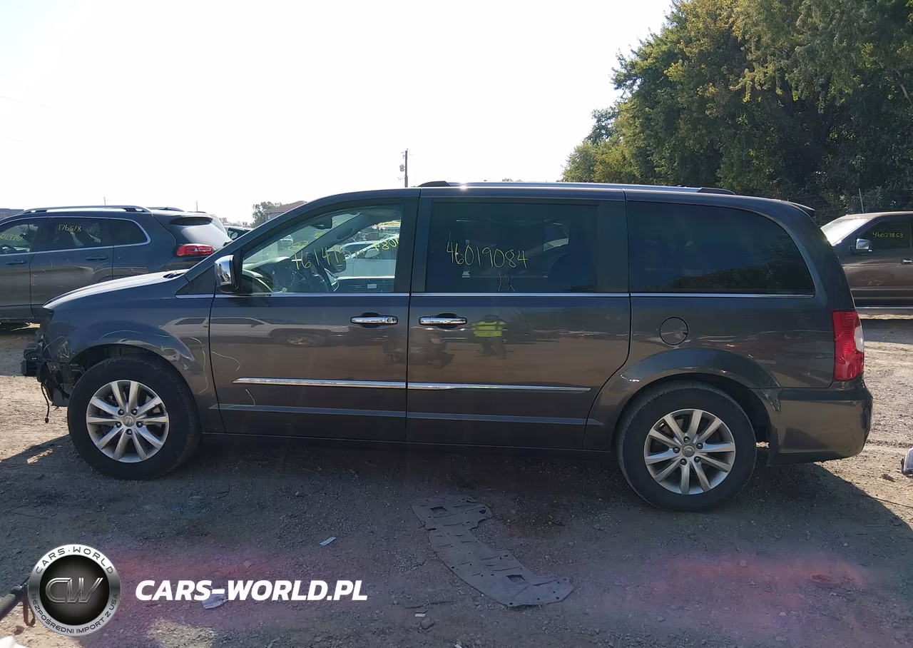 2016 Chrysler Town & Country Limited Platinum VIN:2C4RC1GG2GR303904 - 15