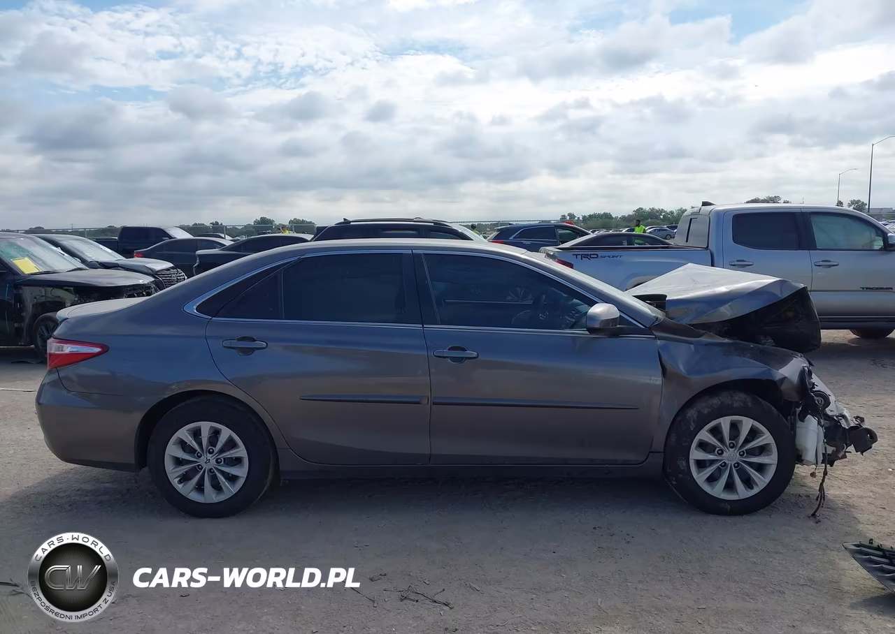 2016 Toyota Camry Le VIN:4T4BF1FK7GR556302 - 13
