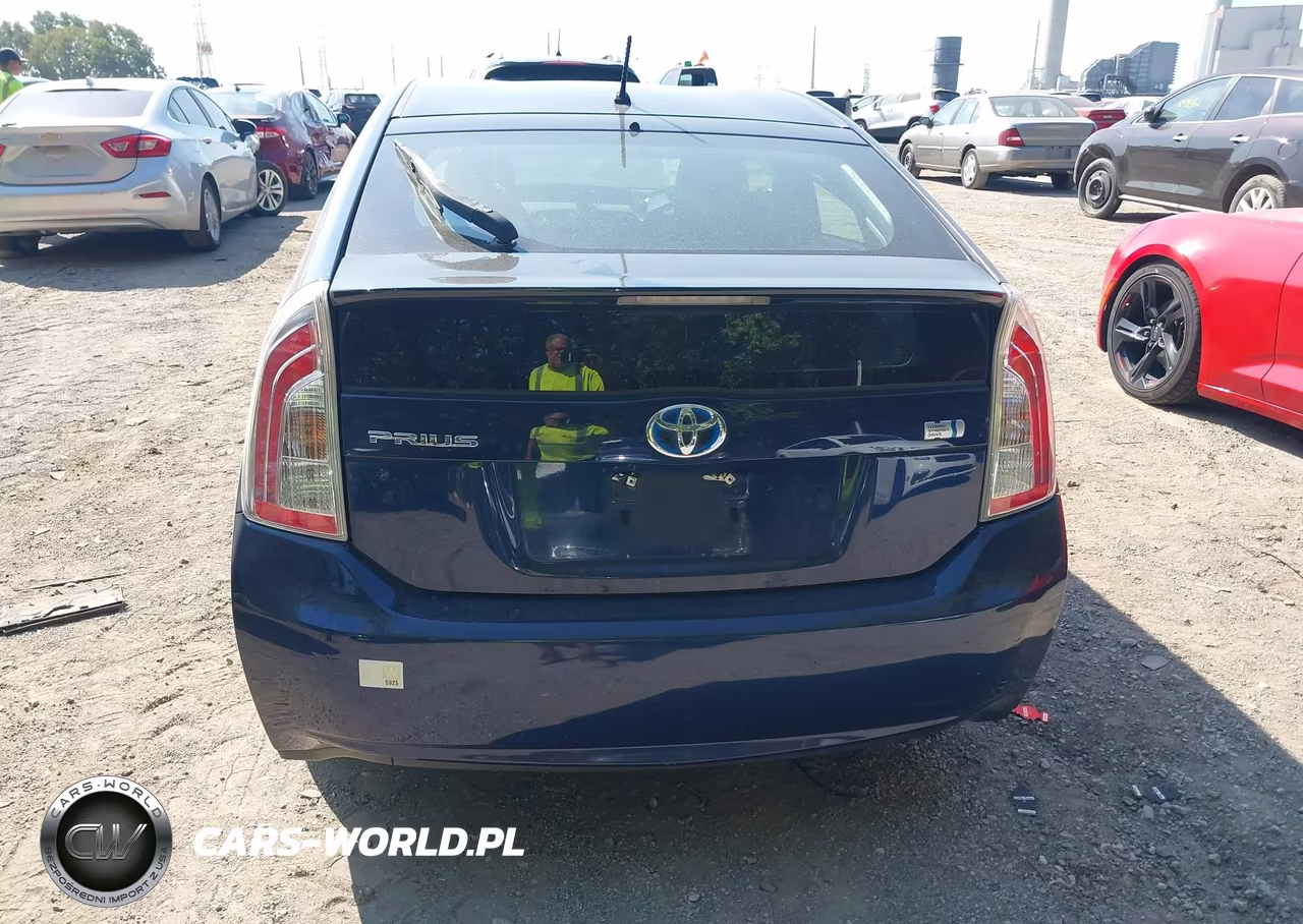 2012 Toyota Prius Two VIN:JTDKN3DU9C1580081 - 16
