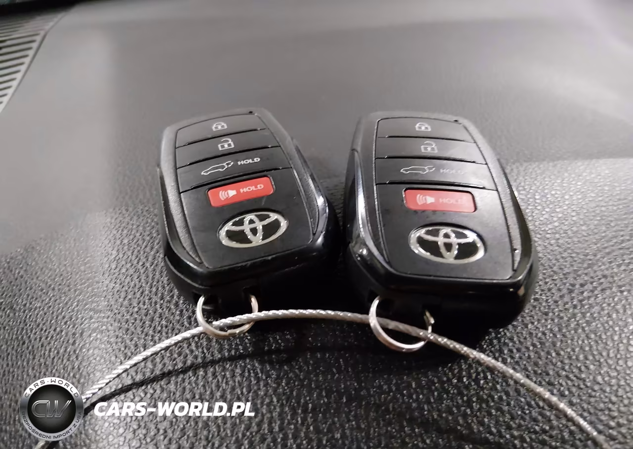 2023 Toyota Venza Nightshade Edition VIN:JTEAAAAH1PJ123821 - 11