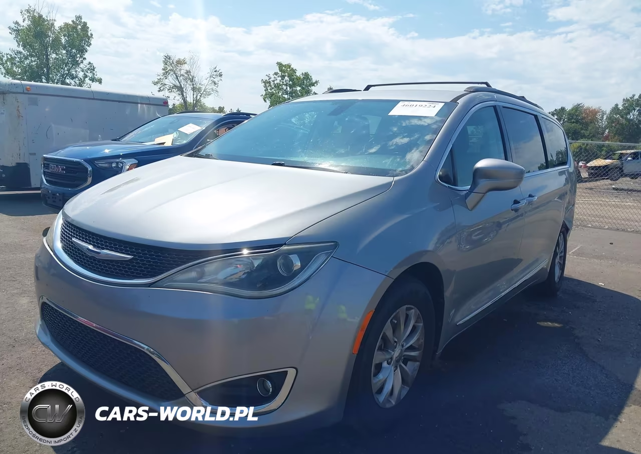 2017 Chrysler Pacifica Touring-L VIN:2C4RC1BG9HR691870 - 2