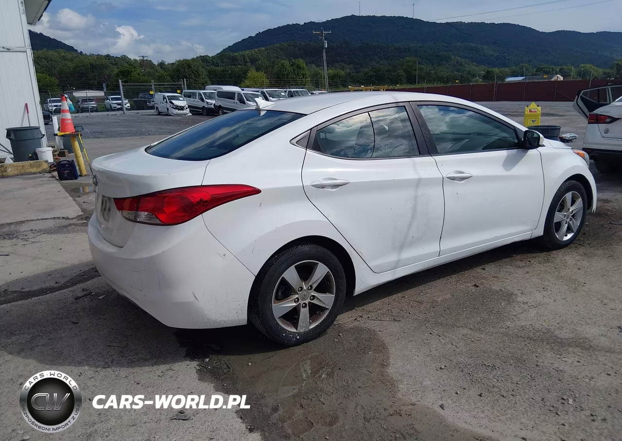 2011 Hyundai Elantra Gls VIN:5NPDH4AE2BH004844 - 4