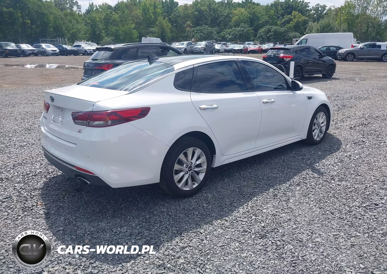 2018 Kia Optima S VIN:5XXGT4L36JG241709 - 4